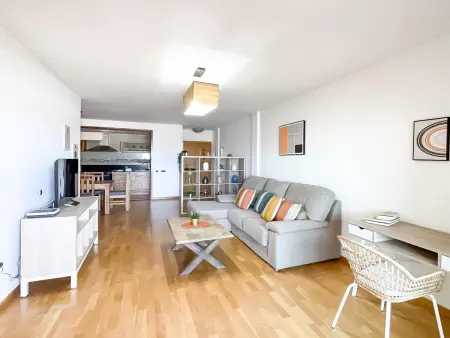 Appartement avec terrasse, wifi et espace de travail, proche plage et centre-ville - Photo 2