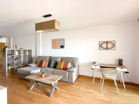 Appartement avec terrasse, wifi et espace de travail, proche plage et centre-ville - Photo 5