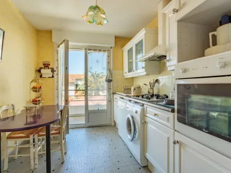 Appartement cosy à Biarritz, proche des commerces et plages, avec parking et balcon - Photo 5