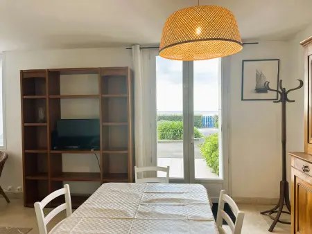 Appartement rénové en bord de mer avec terrasse - 4 pers, proche plage et port - Photo 3