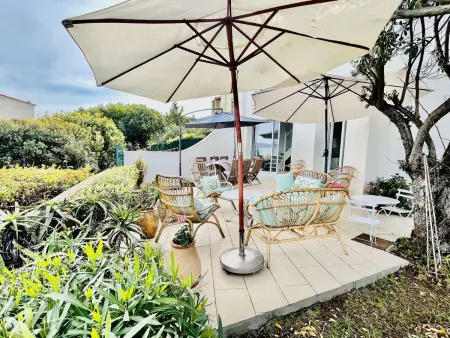 Villa 3 Chambres avec Jardin et Terrasse - Climatisée, Parking, Wi-Fi - Photo 1