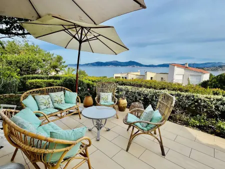 Villa 3 Chambres avec Jardin et Terrasse - Climatisée, Parking, Wi-Fi - Photo 4