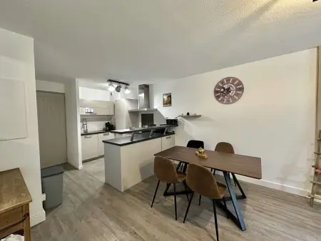 Appartement avec terrasse, 2 chambres, parking privé, à 2km de la plage - L'Île-Rousse - Photo 8