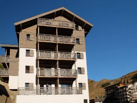 Confortable T3 à 50m des pistes avec piscine et parking gratuits - Photo 10