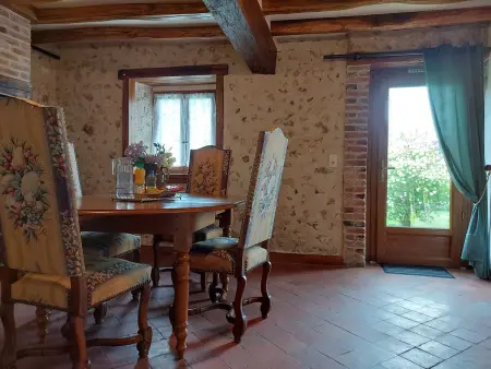 Retraite Champêtre avec Jardin, Piscine et Proximité Château à Châteaudun - Photo 6
