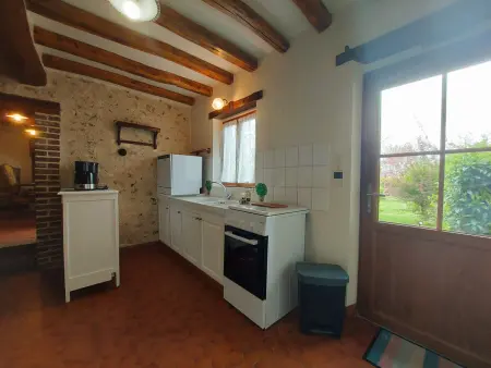 Retraite Champêtre avec Jardin, Piscine et Proximité Château à Châteaudun - Photo 10