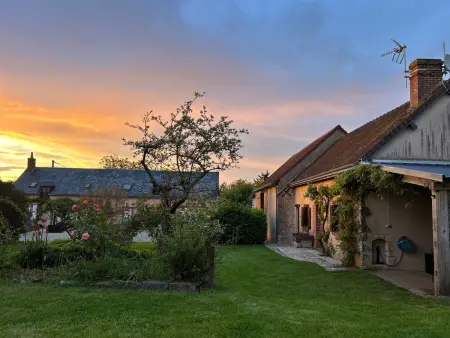 Retraite Champêtre avec Jardin, Piscine et Proximité Château à Châteaudun - Photo 25