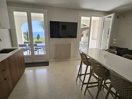 Rez de villa avec piscine privée chauffée et jardin, à 1 km de la mer - Photo 2