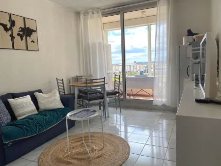 Bel Appartement T1 avec Loggia à Balaruc-les-Bains - Photo 1