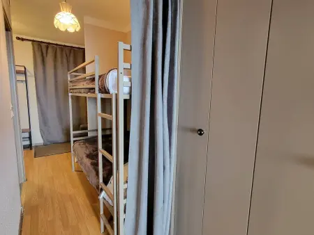 Grand studio rénové, confort moderne, balcon sud, proche ski et randonnées - Photo 4