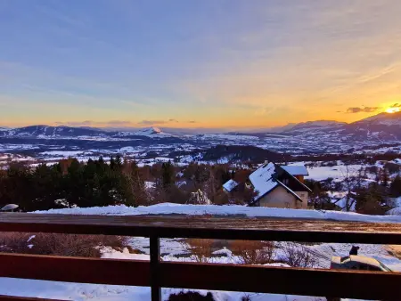 Grand studio rénové, confort moderne, balcon sud, proche ski et randonnées - Photo 7