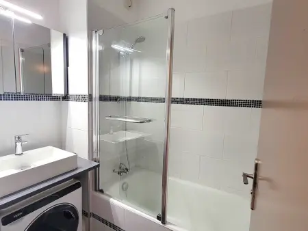 Grand studio rénové, confort moderne, balcon sud, proche ski et randonnées - Photo 8