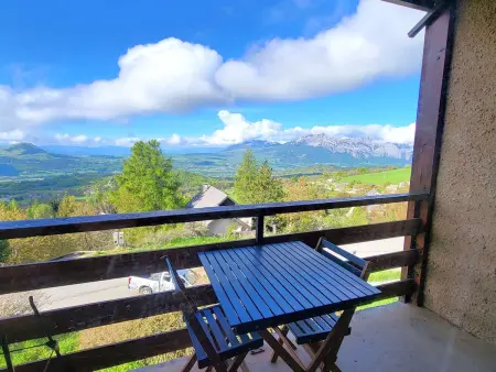 Grand studio rénové, confort moderne, balcon sud, proche ski et randonnées - Photo 10