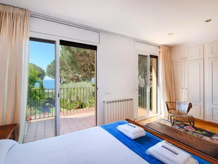 Superbe Villa à Sant Feliu de Guíxols avec Piscine Commune - Photo 9