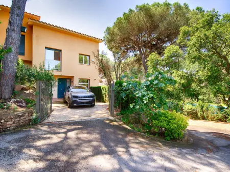 Superbe Villa à Sant Feliu de Guíxols avec Piscine Commune - Photo 14