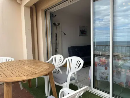Appartement 2 pièces avec parking et vue sur mer à 200m de la plage - Photo 1
