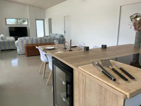 Maison contemporaine de plain-pied avec jardin clos et parking privé à Barneville-Carteret - Photo 6