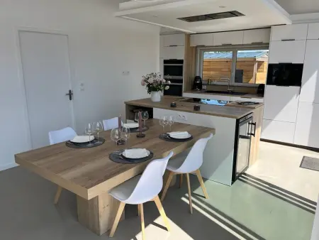 Maison contemporaine de plain-pied avec jardin clos et parking privé à Barneville-Carteret - Photo 7