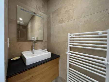Maison contemporaine de plain-pied avec jardin clos et parking privé à Barneville-Carteret - Photo 10