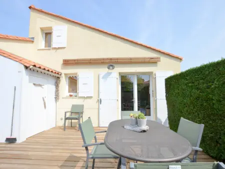 Maison agréable avec terrasse privée, proche plage et commerces - Photo 2