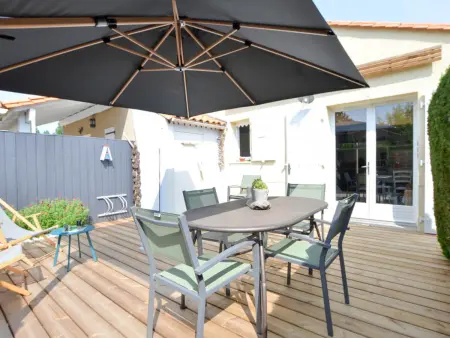 Maison agréable avec terrasse privée, proche plage et commerces - Photo 7