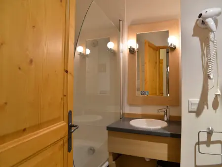 Appartement duplex 6 pers · Ski aux pieds · Piscine chauffée · Animaux admis - Photo 3