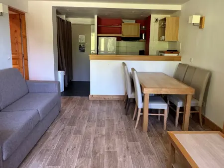 Appartement spacieux au pied des pistes avec piscine, sauna et balcon, Belle Plagne. - Photo 3
