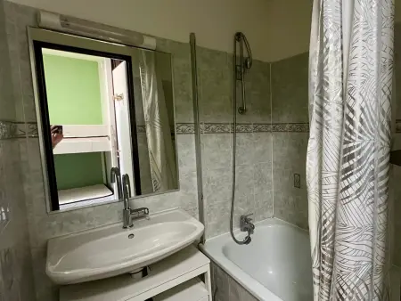 Studio Cabine avec Piscine, Parking Privé et Wifi - Proche Plage et Commerces à Sète - Photo 7