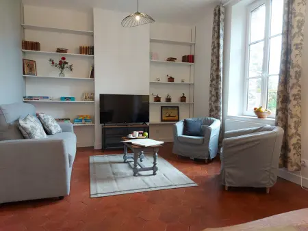 Maison de Charme à la Campagne avec Jardin, Billard, Baby-foot et Terrasse en Teck - Photo 2