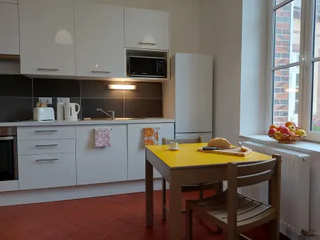 Maison de Charme à la Campagne avec Jardin, Billard, Baby-foot et Terrasse en Teck - Photo 3