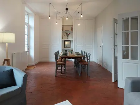 Maison de Charme à la Campagne avec Jardin, Billard, Baby-foot et Terrasse en Teck - Photo 5