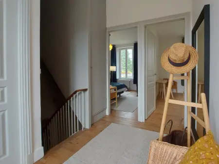 Maison de Charme à la Campagne avec Jardin, Billard, Baby-foot et Terrasse en Teck - Photo 11