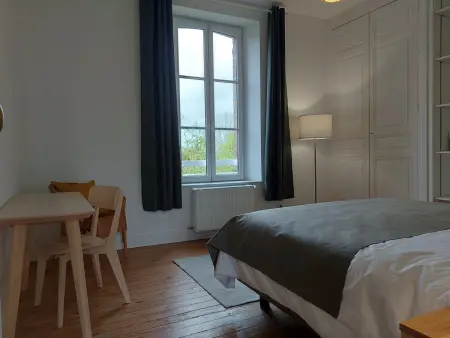 Maison de Charme à la Campagne avec Jardin, Billard, Baby-foot et Terrasse en Teck - Photo 15