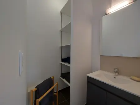 Maison de Charme à la Campagne avec Jardin, Billard, Baby-foot et Terrasse en Teck - Photo 23