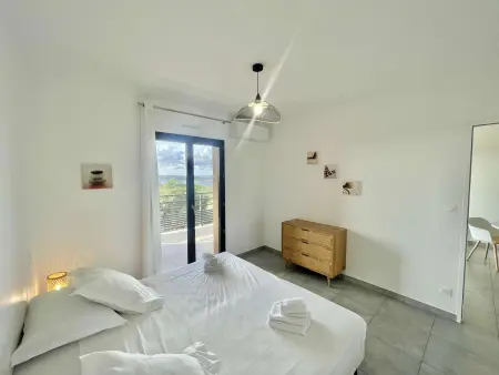 Appartement 2 Pièces Calme avec Terrasse - Cargèse Centre - Photo 9