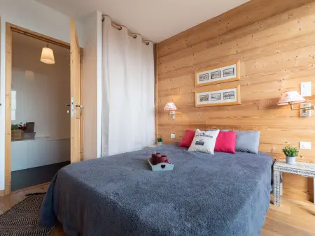 Appartement skis aux pieds avec piscine chauffée et parking - Photo 3