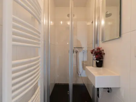 Appartement skis aux pieds avec piscine chauffée et parking - Photo 6