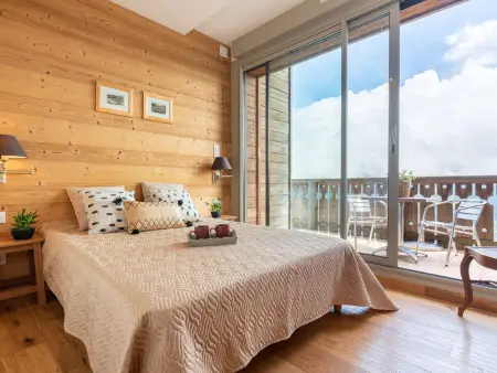 Appartement skis aux pieds avec piscine chauffée et parking - Photo 7