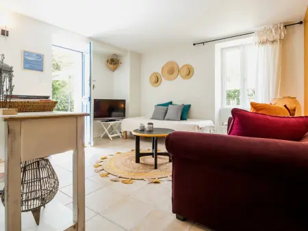 Évasion en Gîte de Charme avec Jardin, Piscine Chauffée et Proche Plages – Saint-Lyphard - Photo 2