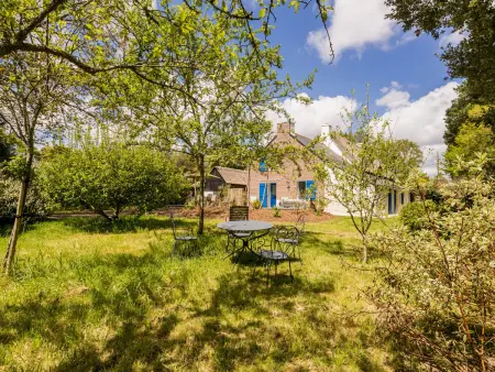 Évasion en Gîte de Charme avec Jardin, Piscine Chauffée et Proche Plages – Saint-Lyphard - Photo 9