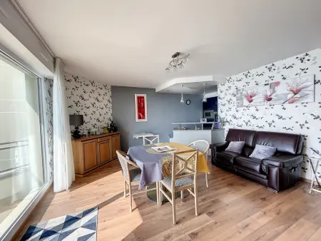 Appartement F3 à 600m du centre ville, vue sur mer, balcon - Photo 4