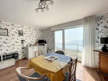Appartement F3 à 600m du centre ville, vue sur mer, balcon - Photo 6