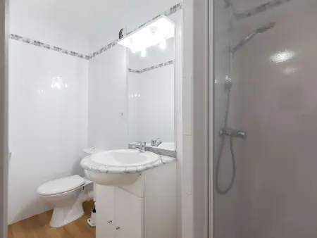 Duplex 7 Pers avec Piscine Couverte, Fitness et Parking, à 400m des Pistes et Proche Centre - Photo 5