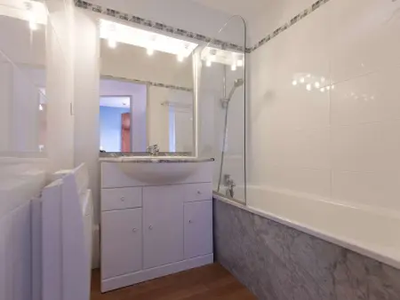 Duplex 7 Pers avec Piscine Couverte, Fitness et Parking, à 400m des Pistes et Proche Centre - Photo 6