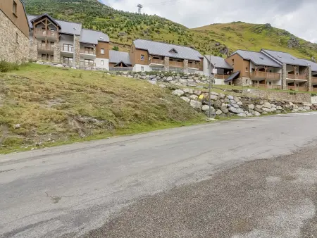Duplex 7 Pers avec Piscine Couverte, Fitness et Parking, à 400m des Pistes et Proche Centre - Photo 12