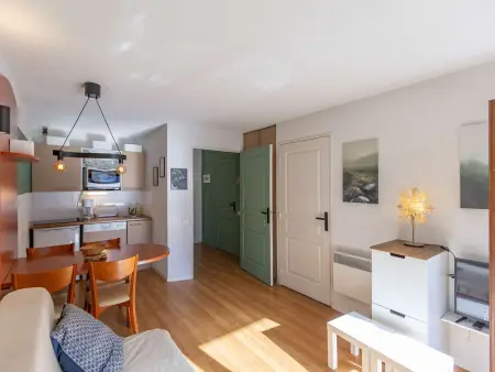 Appartement T2 avec terrasse, proche des pistes, piscine couverte, salle de fitness et services inclus - Photo 2