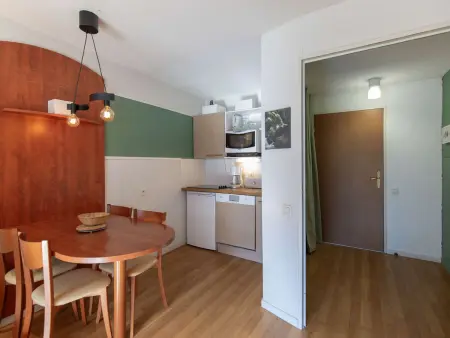 Appartement T2 avec terrasse, proche des pistes, piscine couverte, salle de fitness et services inclus - Photo 3