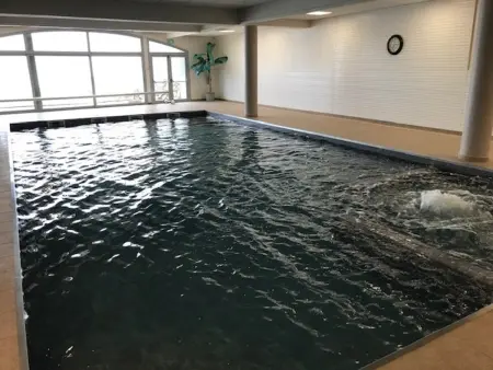 Appartement T2 avec terrasse, proche des pistes, piscine couverte, salle de fitness et services inclus - Photo 10