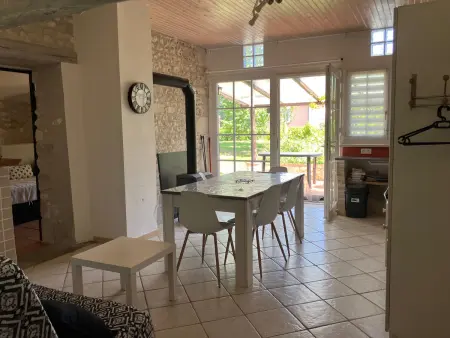 Maison Atypique 76m² - Centre La Roche-Posay, Terrasse, Jardin Clôturé - Photo 6