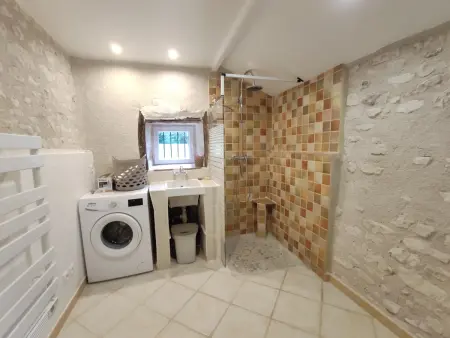 Maison Atypique 76m² - Centre La Roche-Posay, Terrasse, Jardin Clôturé - Photo 16